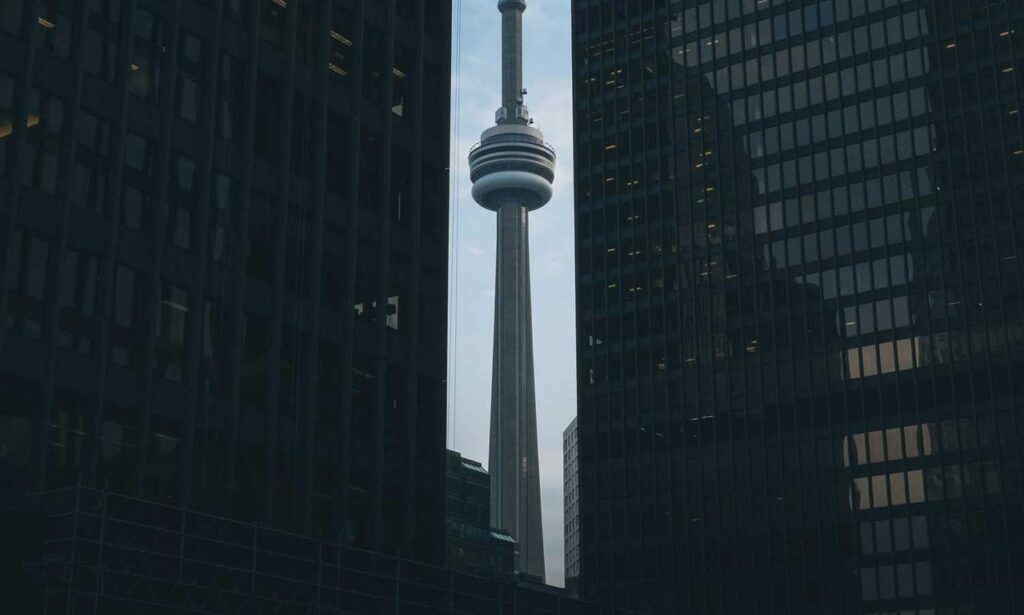 finding the right desk thtintdesign